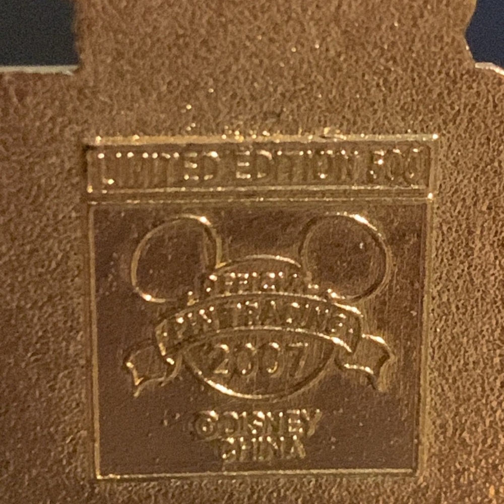 Disney WDW - Adventures on the 7 Seas Lagoon - Caribbean Pirate Stitch LE500 Pin - Picture 3 of 3